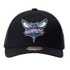 Mitchell & Ness czapka z daszkiem NBA Charlotte Hornets HHSSINTL102-CHOYYPPPBLCK