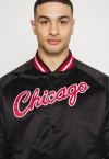 Mitchell & Ness kurtka NBA Chicago Bulls Lightweight Jacket STJKMG18013-CBUBLCK