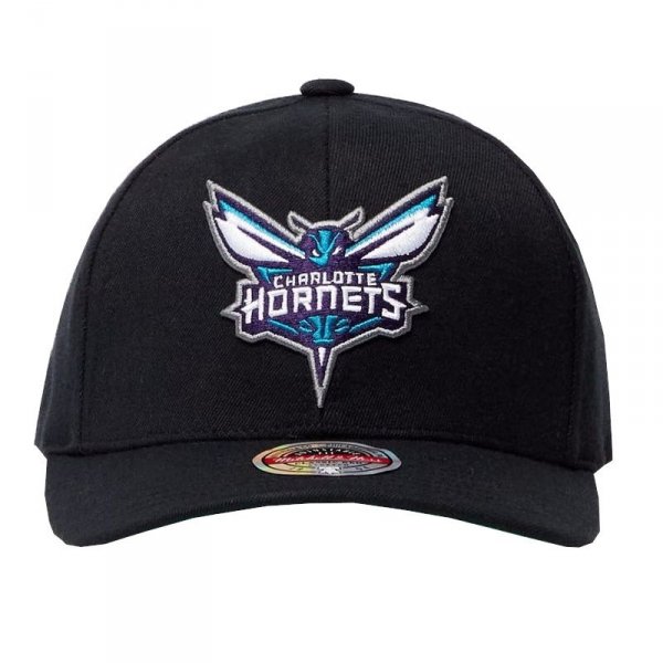 Mitchell &amp; Ness czapka z daszkiem NBA Charlotte Hornets HHSSINTL102-CHOYYPPPBLCK