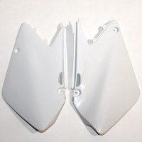 UFO BOCZKI TYLNE SUZUKI RM 125/250 '01-'05 KOLOR BIAŁY 