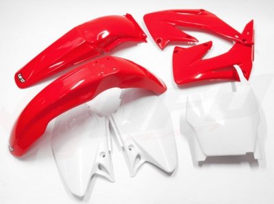 UFO KOMPLET PLASTIKÓW HONDA CR 125/250 04-07 KOLOR OEM (CZERWONY/BIAŁY) (HO103E999)