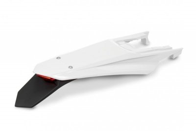 UFO BŁOTNIK TYŁ KTM EXC 150 / 250 / 300 TBI 24-25, EXC-F 250 / 350 / 450 / 500 24-25 KOLOR BIAŁY (Z LAMPKĄ LED)