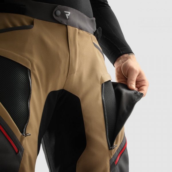 SPODNIE MOTOCYKLOWE TEKSTYLNE REBELHORN HARDY 3.0 DESERT GREY RED 3XL