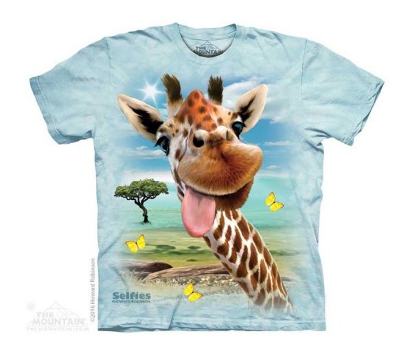 Giraffe Selfie - Junior The Mountain