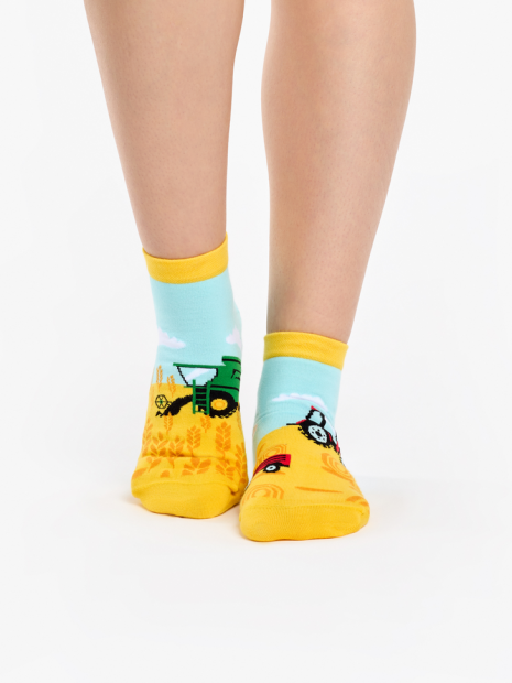 Tractor - Low Socks Good Mood