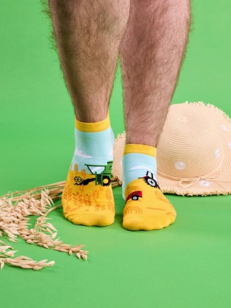 Tractor - Low Socks Good Mood