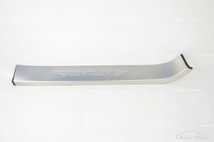 Bentley Continental Flying Spur 2006 Front right outer scuff plate kickplate