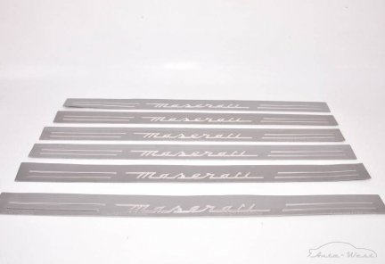 Maserati Granturismo Grancabrio M145 Side sill kickplate plate trim script