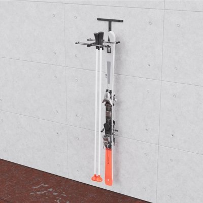 Wieszak ND4C zamontowany na ścianie w garażu, przechowywanie 4 par nart, stabilny i wytrzymały