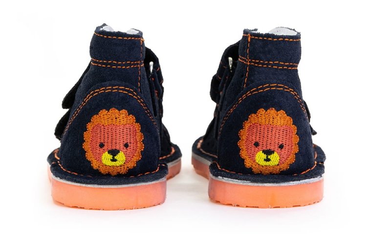 Sandałki profilaktyczne Danielki T125L Granat lew na rzepy