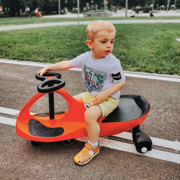 Pojazd dziecięcy TwistCar - jeździk dla dzieci + świecące kółka