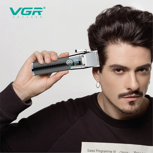 VGR V-682 Maszynka fryzjerska wodoodporna z bazą