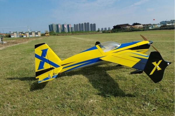 Model akroacyjny Slick 580 EXP - Yellow/Blue 1,87m rozpiętości ARF konstrukcja klasyczna