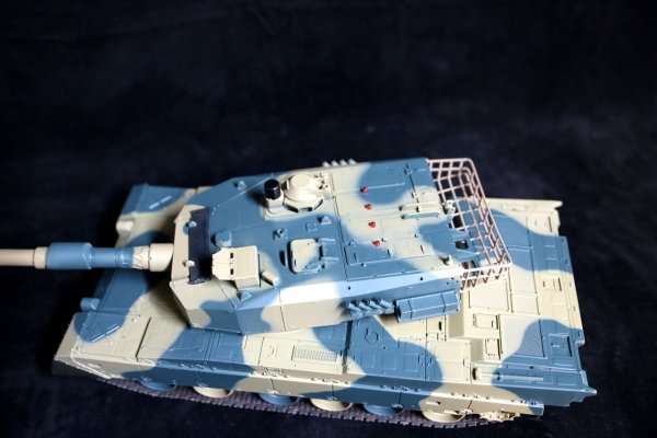 Czołg zdalnie sterowany Type 90 1:24