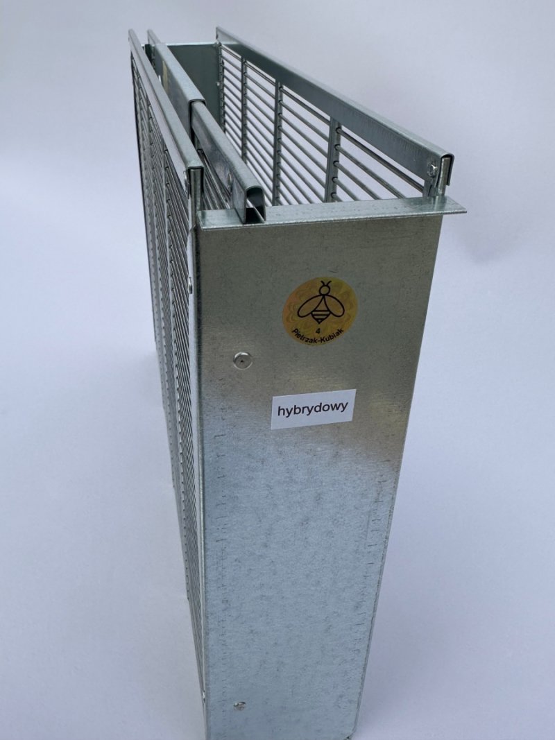 Izolator hybrydowy z wsuwaną kratą pionową, Dadanta, 1-ramkowy