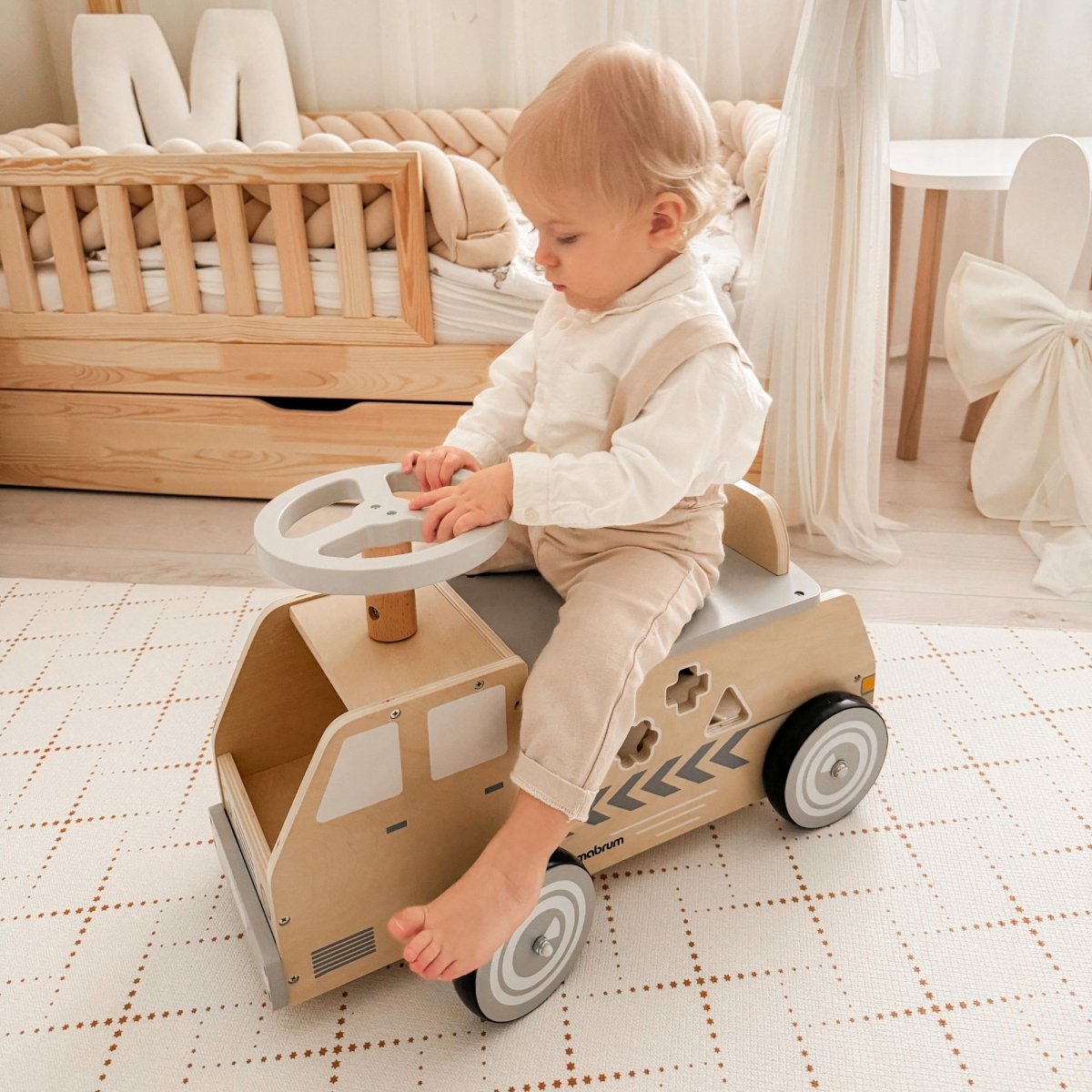 Drewniany jeździk, samochód, autko z klockami