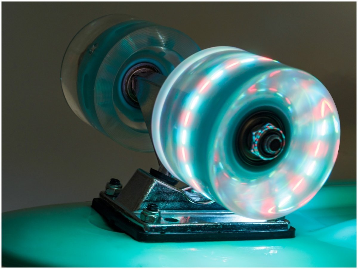 Deskorolka Fiszka 56cm - koła LED - turkusowa
