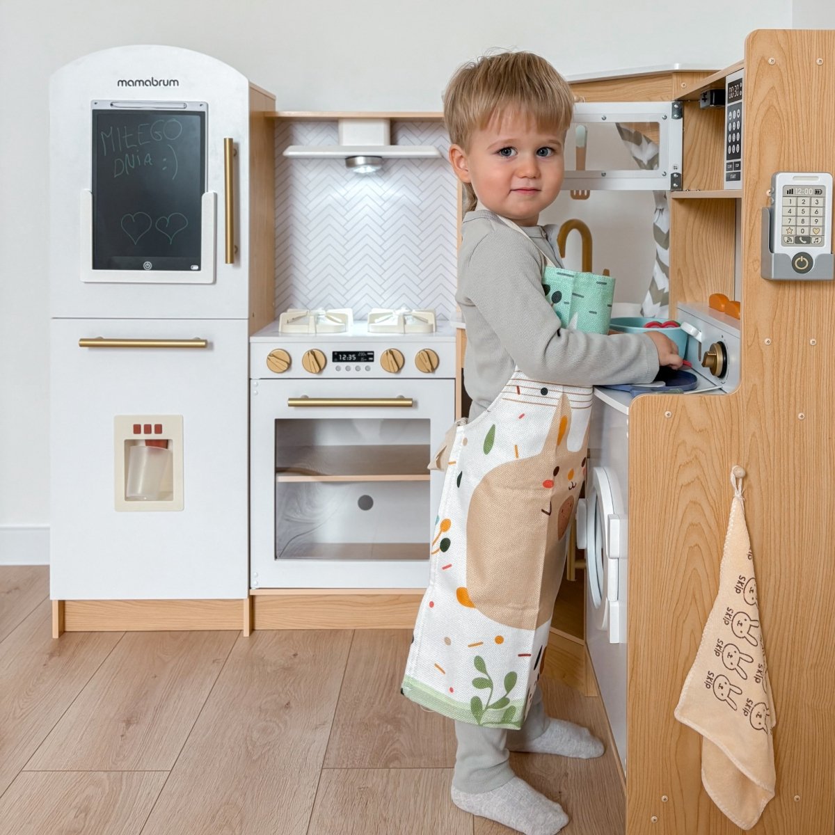 Duża, drewniana kuchnia interaktywna XXXXL z oświetleniem LED, pralką mikrofalą ekspresem do kawy oraz zestawem warzyw i owoców - 50 elementów