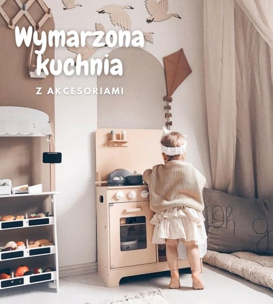 Drewniana kuchnia z akcesoriami