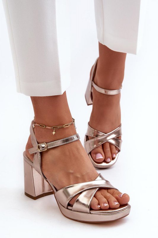 Sandały Model Jatine 24SD98-6988 Gold - Step in style