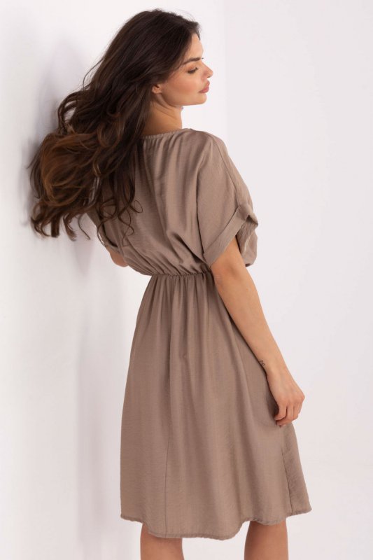 Sukienka Model MI-SK-A63751.67 Dark Beige - Italy Moda
