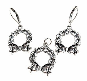 gold earrings made of stainless steel
