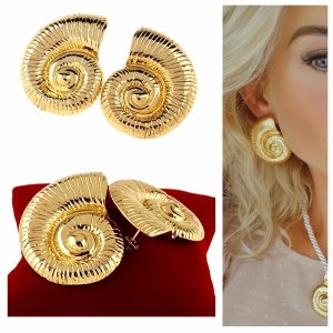 gold earrings made of stainless steel