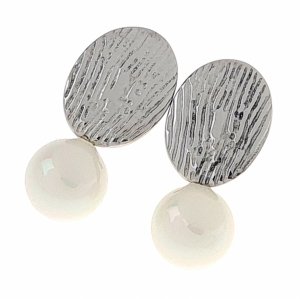 gold earrings made of stainless steel