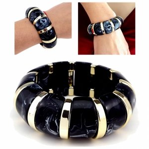 sz231 Szeroka bransoletka akrylowa na gumce jubilerskiej rozciągliwa 