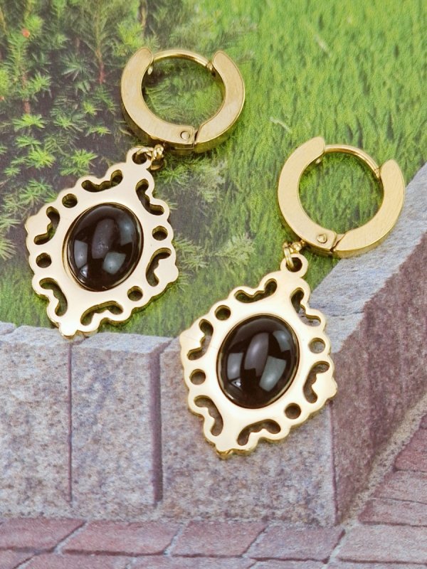 goldene Ohrringe aus Edelstahl