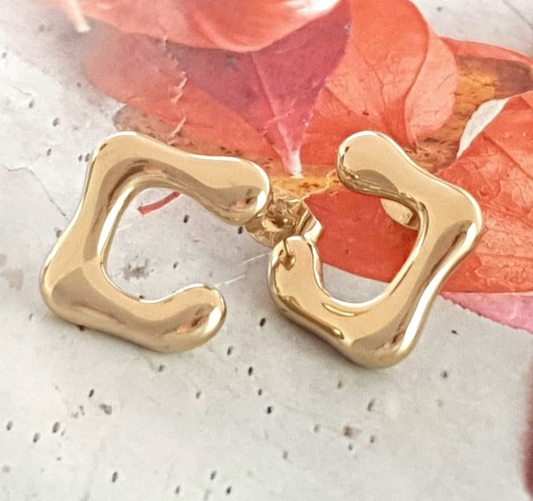 goldene Ohrringe aus Edelstahl
