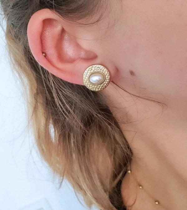 goldene Ohrringe aus Edelstahl