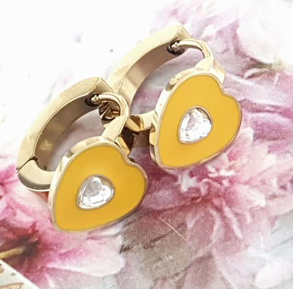 goldene Ohrringe aus Edelstahl