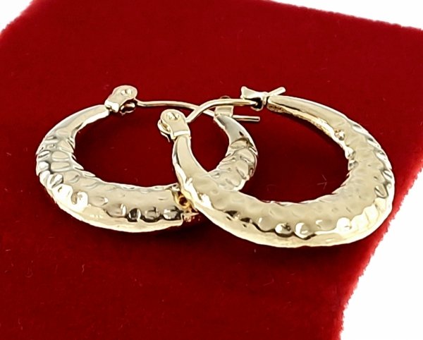 goldene Ohrringe aus Edelstahl