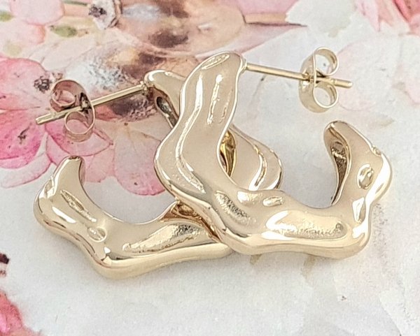 goldene Ohrringe aus Edelstahl