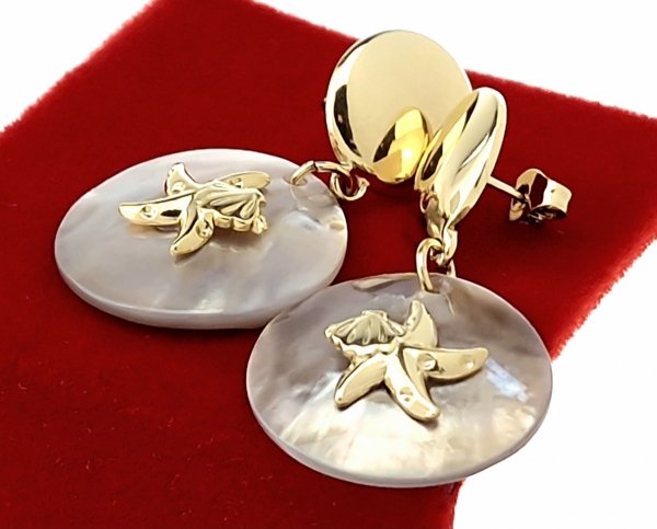 goldene Ohrringe aus Edelstahl