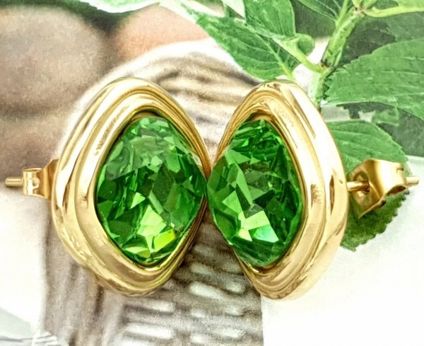 goldene Ohrringe aus Edelstahl