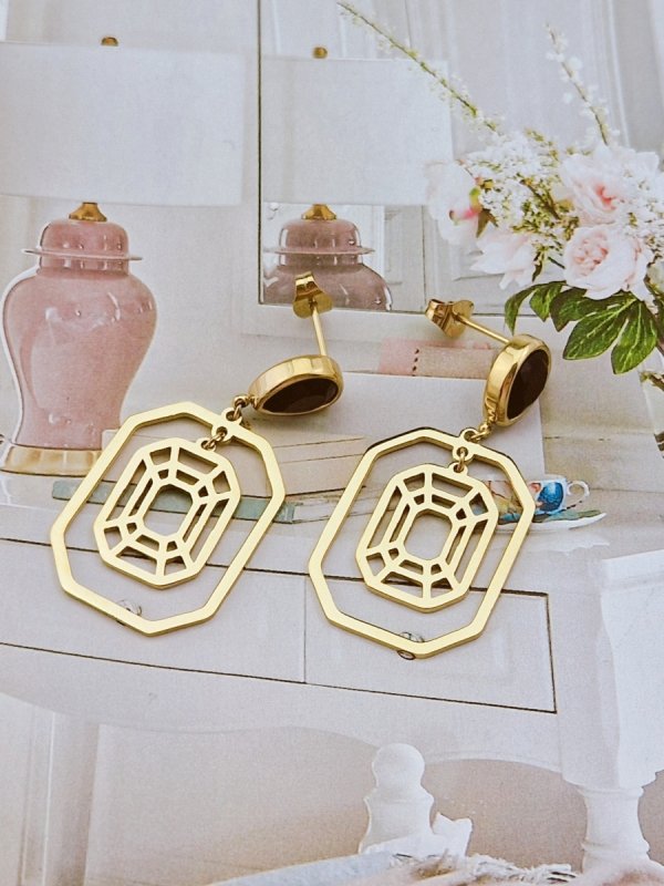 goldene Ohrringe aus Edelstahl