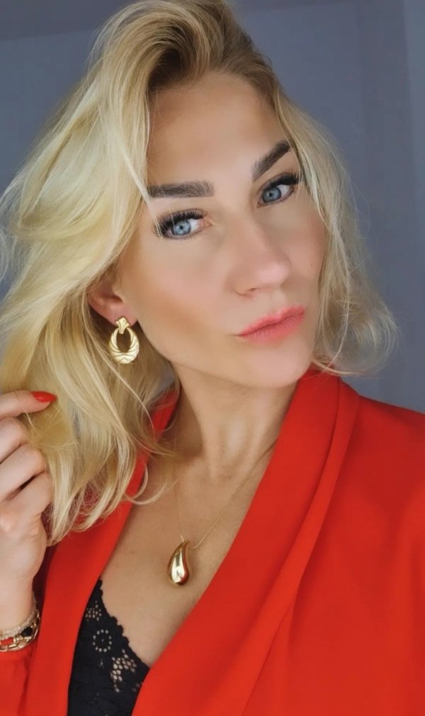 goldene Ohrringe aus Edelstahl