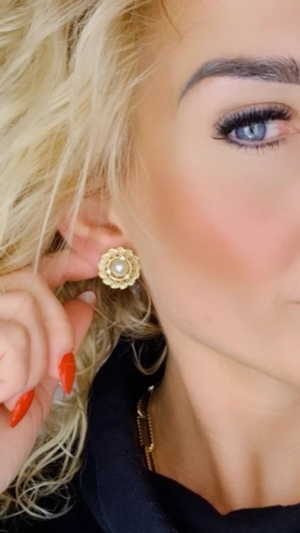 goldene Ohrringe aus Edelstahl