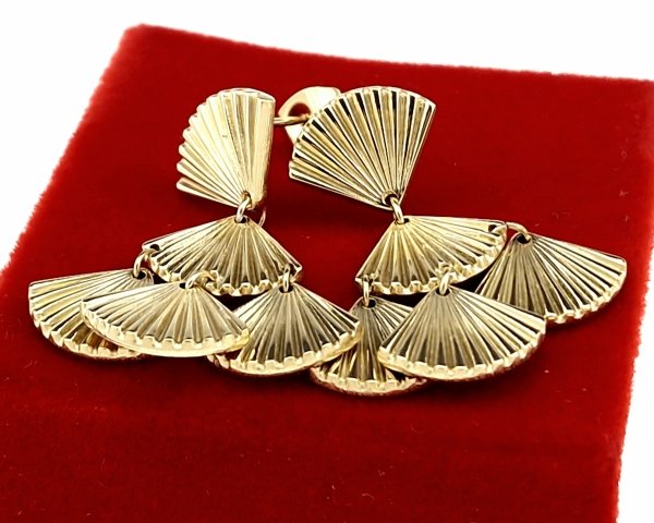 goldene Ohrringe aus Edelstahl