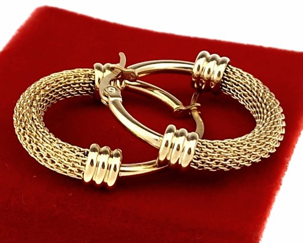 goldene Ohrringe aus Edelstahl