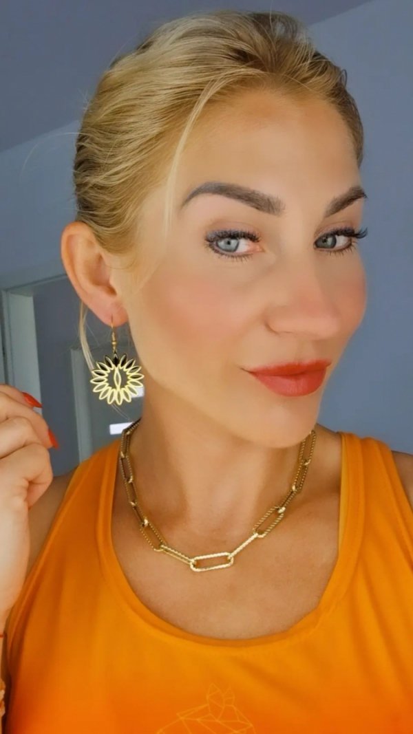 goldene Ohrringe aus Edelstahl