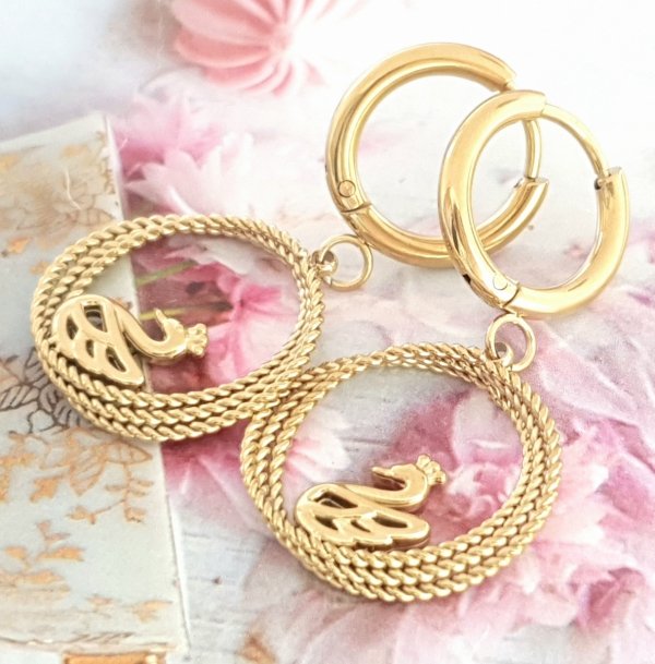 goldene Ohrringe aus Edelstahl