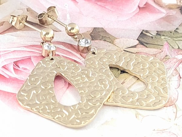 gold earrings made of stainless steel