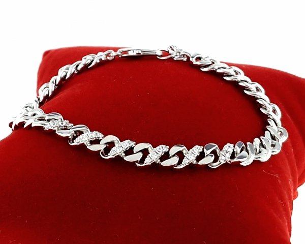 gold bracelet for a gold-plated leg