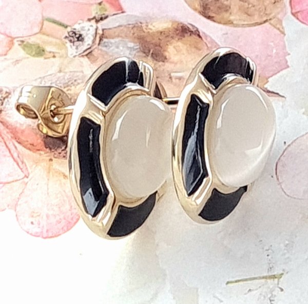 gold earrings made of stainless steel
