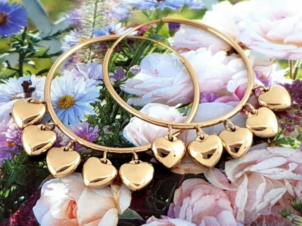 gold earrings made of stainless steel