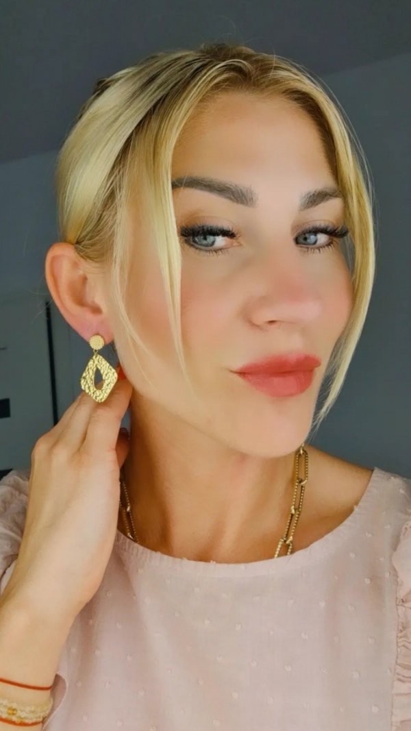gold earrings made of stainless steel