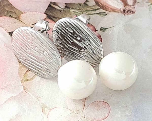 gold earrings made of stainless steel